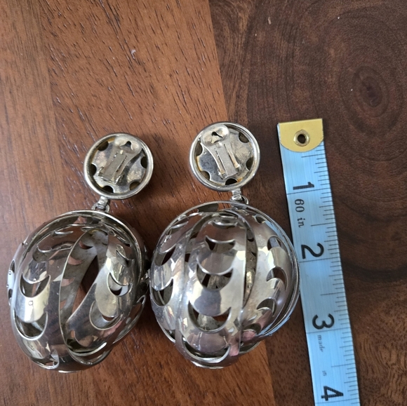 Vintage Silver Metal Earrings - Picture 5 of 7